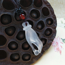 Price cut 1 Yuan to auction ethnic wind natural white Manau Buddhist hand pendant ice seed white jade medulla to make a fortune and jade pendant woman