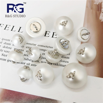 Labeling pearl button womens shirt sweater coat knitted sweater explosion style pearl button little bee T label DIY handmade button