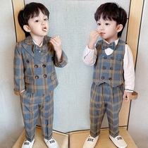 Boy suits suit 2021 new babys birthday gown Yingren children Three sets of flower children to play out