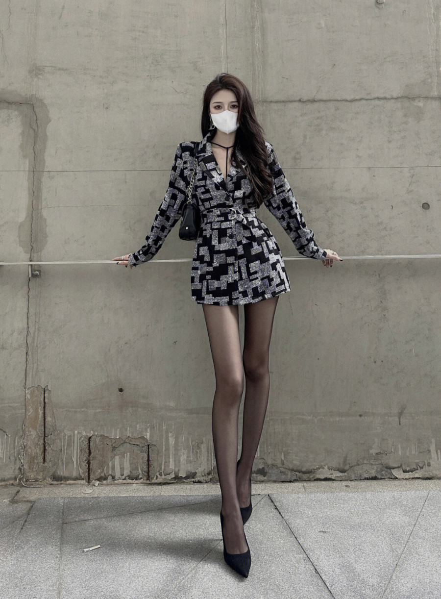 小野和子冬季黑丝光腿神器 加绒双层设计保暖不臃肿 替换装方便实用