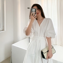 White bubble sleeve dress womens summer 2021 new French super fairy V-neck temperament mid-length Hepburn style skirt