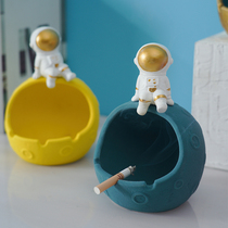 Nordic personality coffee table spaceman ashtray simple trend decoration windproof household ashtray creative ornaments