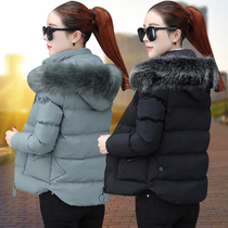 Short cotton coat womens 2020 winter winter clothing new small quilted jacket thickened jacket middle-aged mother Korean version of down cotton clothing