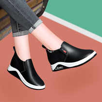 Pedal lazy shoes womens 2020 spring small flat wedge heel womens shoes Korean version of womens inner height-increasing casual shoes