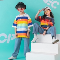 June 1 childrens street dance costume short sleeve rainbow stripe personality T-shirt loose denim overalls lock dance bboy