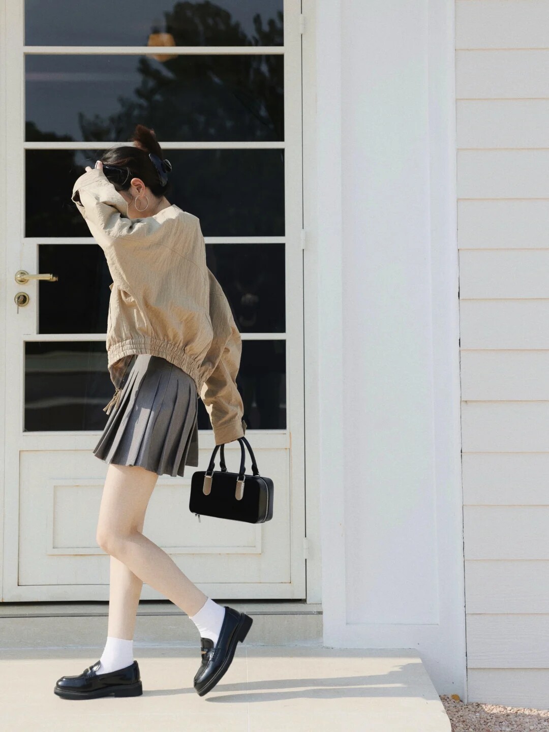 宋佳同款百丽海鸥乐福鞋2.0：厚底真皮的英伦飒爽美学