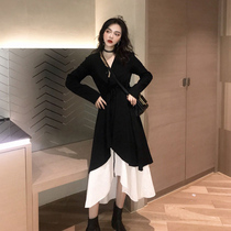 The dress girl collects the thin spring and autumn 2022 women's new fashion temperament two sets of strap v-collar skirt children