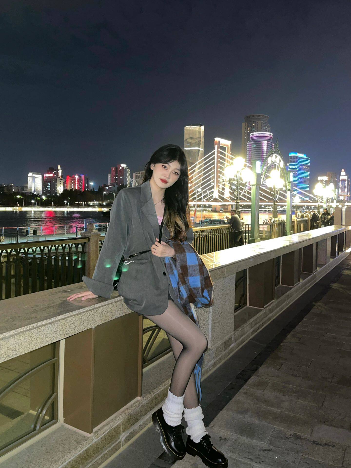 小野和子冬季黑丝光腿神器 加绒双层设计保暖不臃肿 替换装方便实用