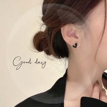 925 Silver Needle Unique Love Daily Ear Nail Female Autumn Winter Advanced Sensation Light Extravagant Earrings Small Crowddesign Feel Ear Accessories