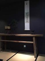 Log pastoral Zen Ming-style old single board long table case case table side table table fragrance case Elm furniture