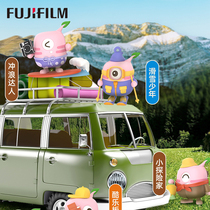 Fuji Instax's imaging climbs around the camera love to play tapping go out series of blind box dolls