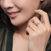 Happy Diamond White 18K gold ring female elegant heart-shaped sweet diamond ring fashion marriage proposal ring engagement wedding ring to send girlfriend