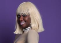 MX monster produces high-quality milky white bangs with a knife and a short wig to the whole shoulder wig.