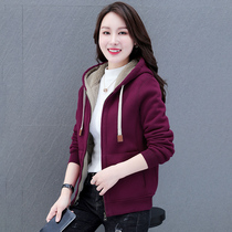 Vegemon Girl 2022 New gush thickened winter style Lady with short spring and autumn jacket Mom grabbing a velvety blouse