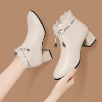 Small short boots female boots mother high heel winter plus velvet middle heel white Martin boots English soft leather shoes