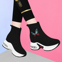 Thick-soled shoes elastic socks shoes 2020 Autumn and Winter new womens shoes Joker travel sports casual shoes ins tide