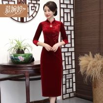 2021 new autumn velvet cheongsam female noble mother dress wedding middle-aged gold velvet long large size dress