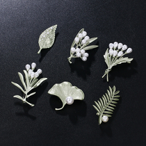 Retro plant brooch leaves green literary pin fashion small Joker clothing jacket fixed accessories