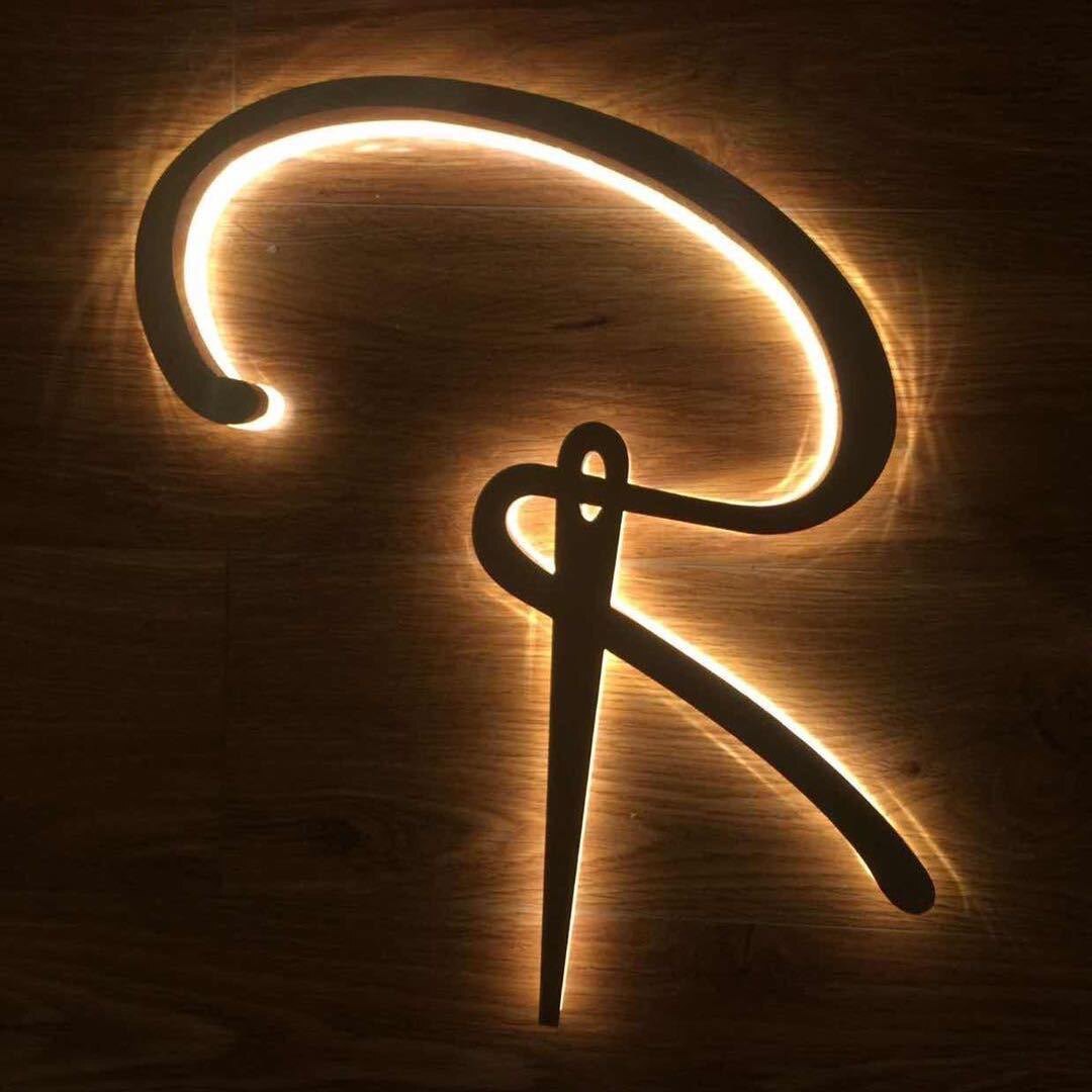 肉肉的手工皮铺的LOGO