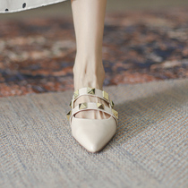 Baotou Half slipper female 2022 new 100 lapped flat bottom pointed coarse heel Fashion Fairy Wind External Wearing Rivets Sandals Women