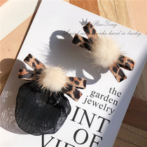 Imported velvet BAO WEN water mink wool ball Korean version Childrens butterfly knot hair adorned girls hair net Which pill head