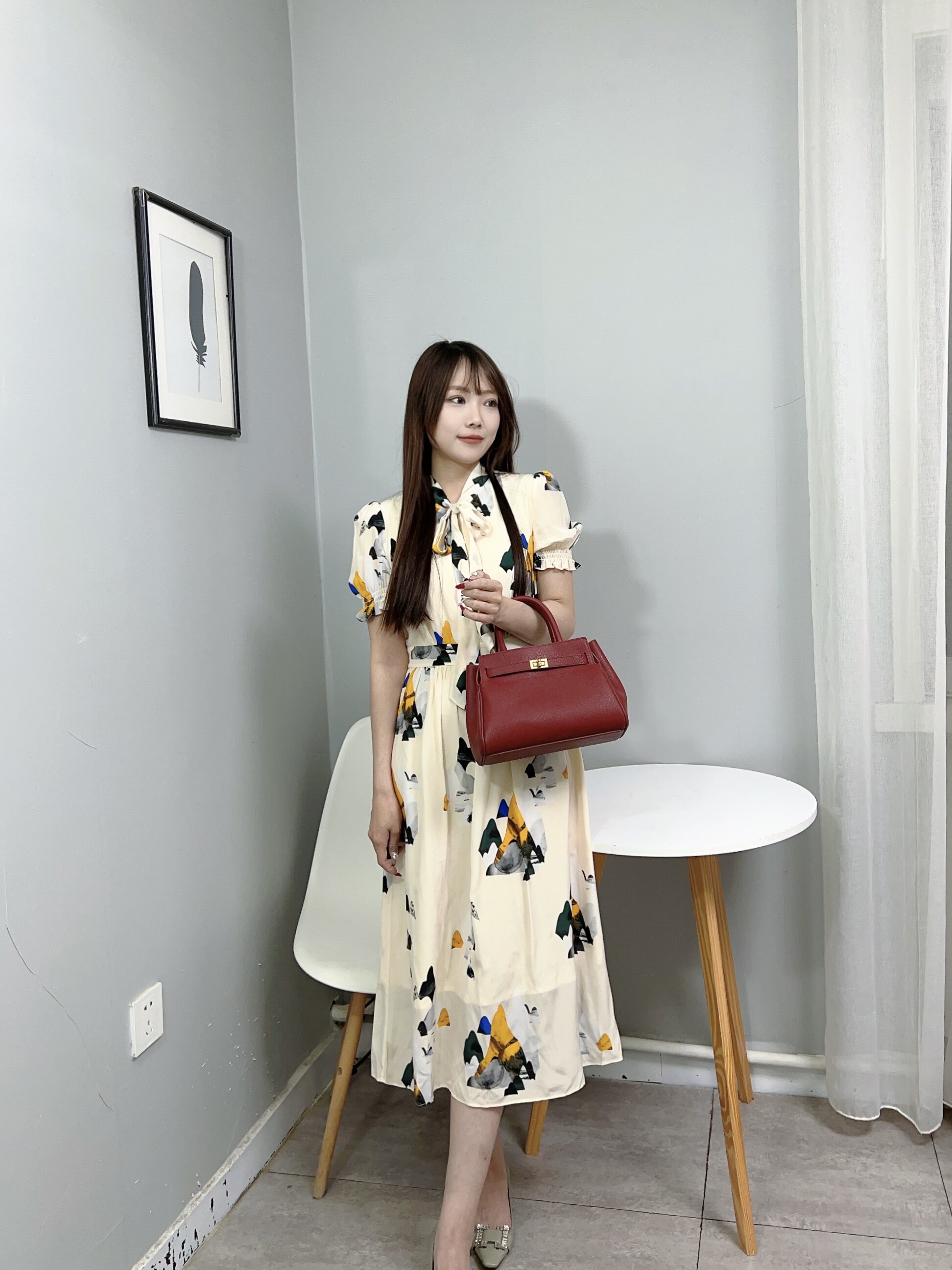 百丽红色新娘婚包 大容量设计装下红包手机 手提斜挎两用更实用