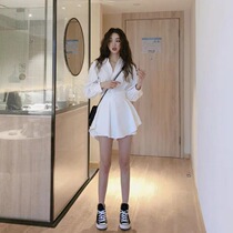 2021 new female Hepburn style suit temperament goddess fan clothes two-piece foreign style light familiar academic style and Port flavor