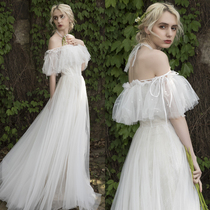 Original real shot fresh pastoral fairy pleated skirt word shoulder girl photo outdoor lawn travel shot light wedding dress