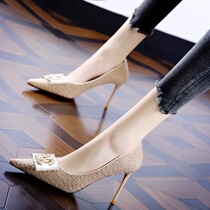 香港珍珠皮带扣尖头时装高跟鞋女2022初春新款韩版细跟职场OL单鞋