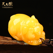 Tiangguang Xu natural amber beeswax pig pendant yellow honey amber pendant men and women pendants gift gift with certificate