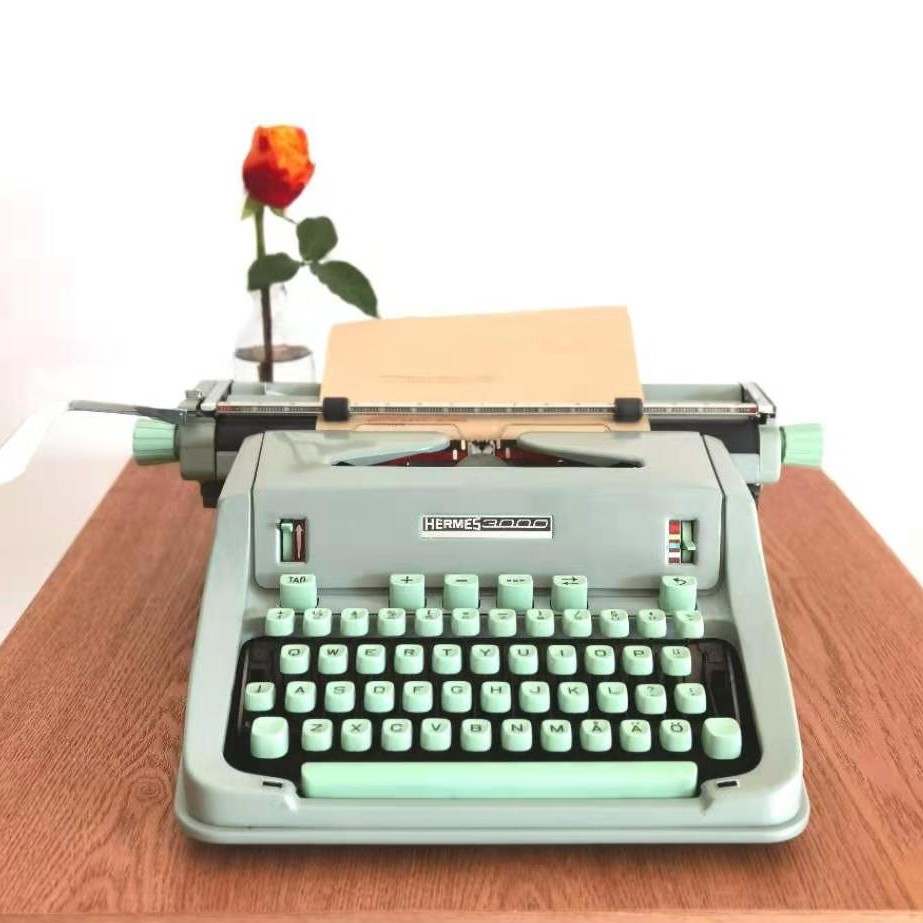 HERMES 3000 English German vintage mechanical typewriter can type retro nostalgic gift collection antique