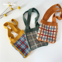 Childrens hair line single shoulder bag Han version Fashion girl baby autumn and winter collared checkered satchel satchel