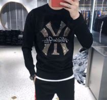 Tide brand fashion warm slim base shirt male velvet round neck hot diamond handsome sweater winter sweater tide
