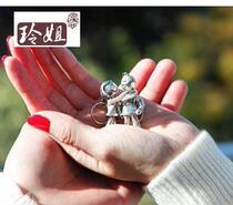 Spanish Tide Brand UNOde50 Boys and Girls Embrace Key Chain Couple Valentines Day Split Gift Pendant