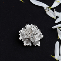 Different Xitang original design 990 foot silver literary retro relief peony sterling silver brooch pendant gift