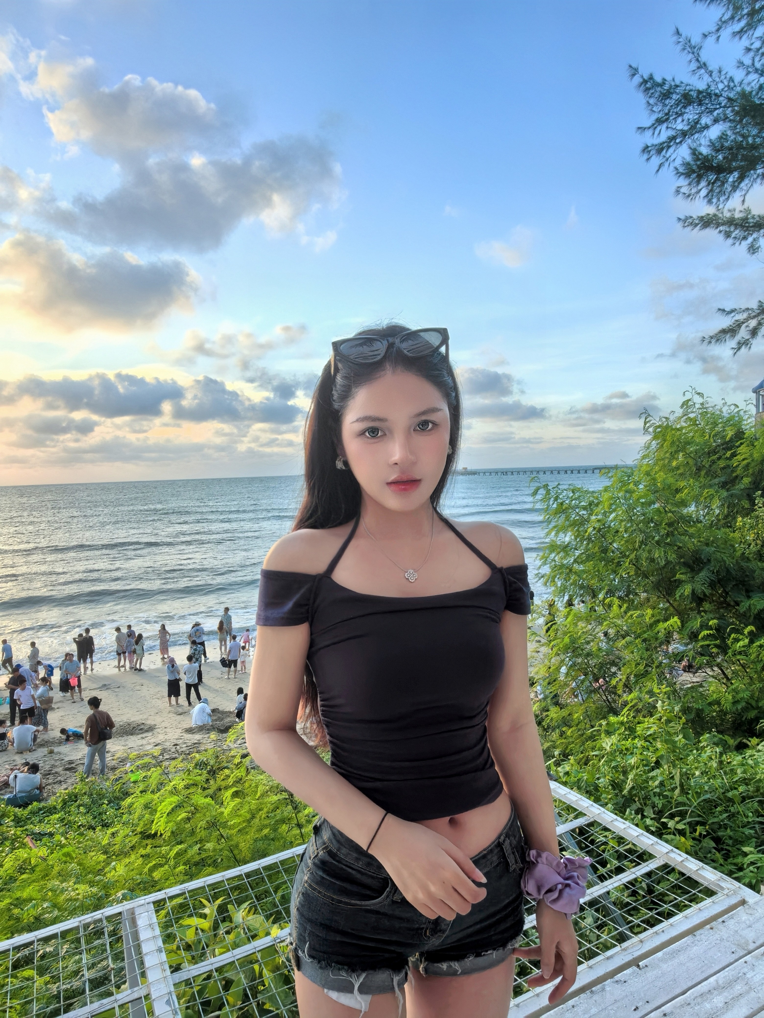 玖绪夏季辣妹挂脖T恤 一字肩露肩设计小露性感 短款紧身勾勒腰线 纯欲风满满