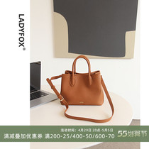 Autumn Winter new genuine leather handbag Single shoulder inclined satchel handbag handbag with soft leather bag 100 lap large capacity bucket bag