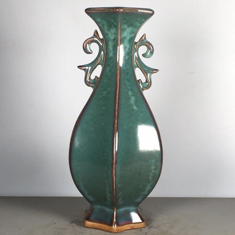 Antiques, old objects, genuine old goods, old Jun porcelain kilns, binaural hexagonal bottles, appreciation bottles, all open doors, old porcelain