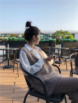 2020 autumn and winter New lazy wind Net red loose short V collar foreign air pullover knitted sweater vest women