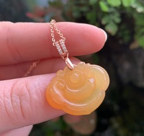 Yang Yujia Yunnan natural yellow dragon Jade eggplant mountain ice water yellow Ruyi lock silver clavicle pendant certificate New
