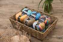 The German long section of the dyed cotton thread.