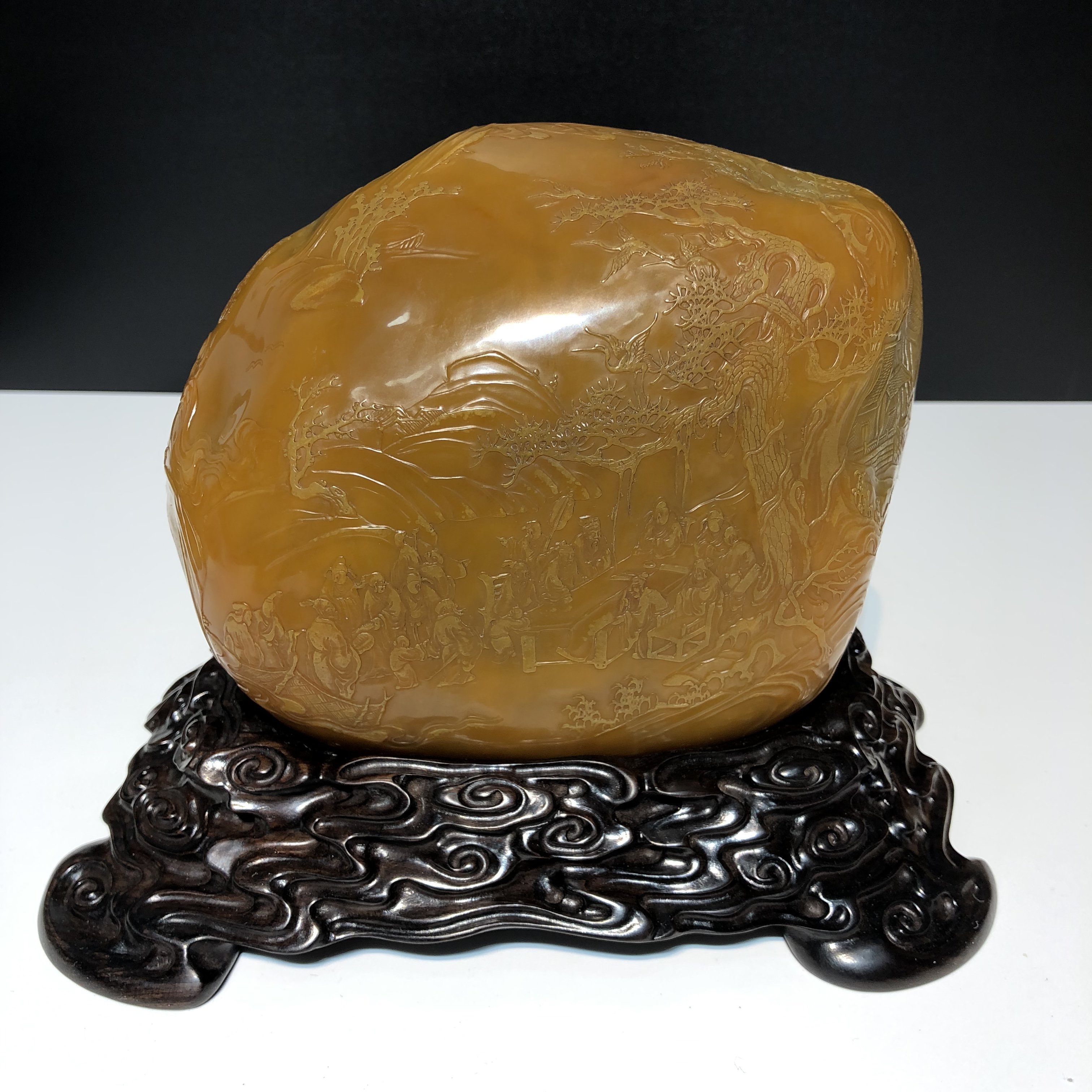 Boutique Shoushan Tian Yellowstone Pendulum Pieces Slim reliefs with a collection of chic stone artworks The stone sculptures stone carvings