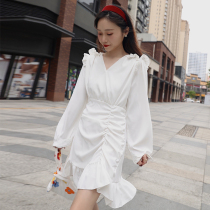 Small pleated irregular dress female 2021 New French belly thin V collar temperament long sleeve skirt