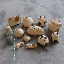 Screw up kittens -- Japanese imports interesting pure handmade products coarse pottery kitty kittens small pendulum pieces Gift Crafts