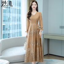 Spring-style winter middle aged mother hit bottom with dress children Spring and autumn clothes 2022 New wave qi goddess Fan High-end