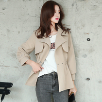 Short windbreaker womens coat 2021 new spring popular small Korean version lapel windbreaker student spring jacket
