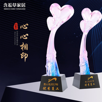 Heart-to-heart crystal trophy custom-made glass trophy High-grade creative lettering Excellent charity award