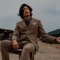 SOARIN Inron wind retro plaid suit mens autumn business is fitting a gentlemans suit and a suit jacket.
