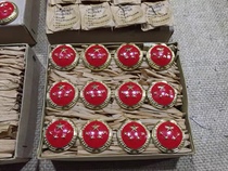 Original old emblem in stock in 1969. Collection of 65-style and 66-style old emblems. 33mm old emblem from the 1960s.