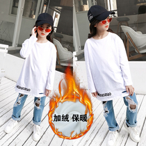 Girls T-shirt long-sleeved 2022 autumn and winter loose foreign style big childrens mid-length hole plus fleece bottoming shirt trendy 12-15 years old